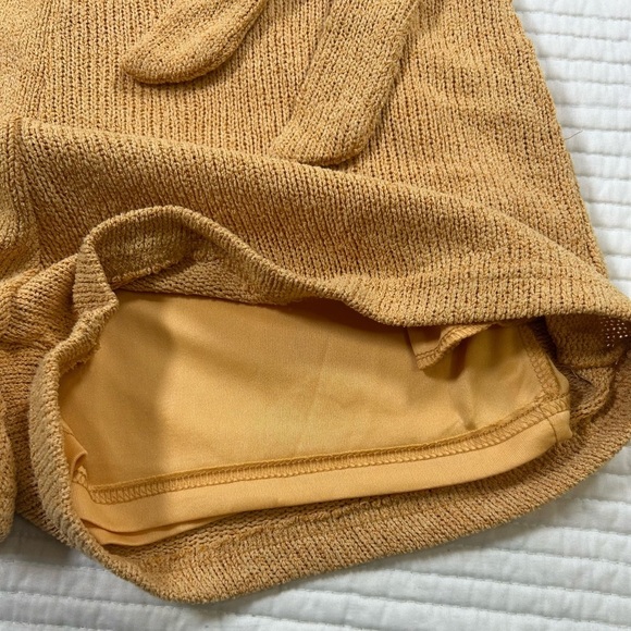 🍂🍁Fall Sweater Shorts Romper! SUPER CUTE Yellow Wrap Tie wrap! Size S. 🍂🍁 - Picture 8 of 10